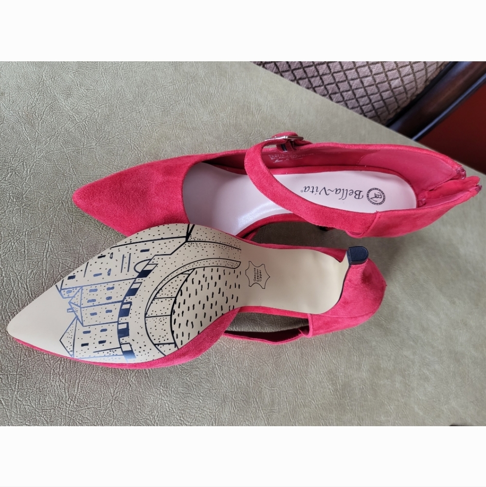 Bella Vita  RED Suede PUMP Sz 10 Never Worn